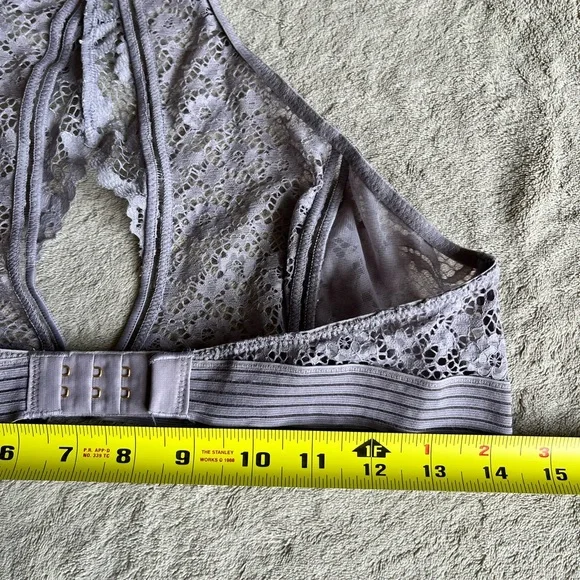 Victoria’s Secret Very Sexy Lace Halter Bralette - Picture 9 of 9